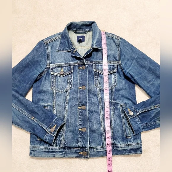 GAP Women’s Denim Jean Trucker Jacket Size XS Medium Wash 100% Cotton Casual - Picture 8 of 12